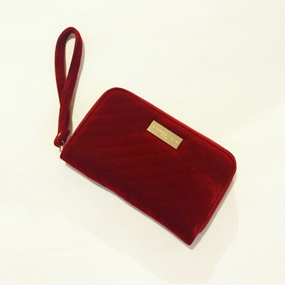 Adrienne Vittadini Red Velvet Wristlet NWOT